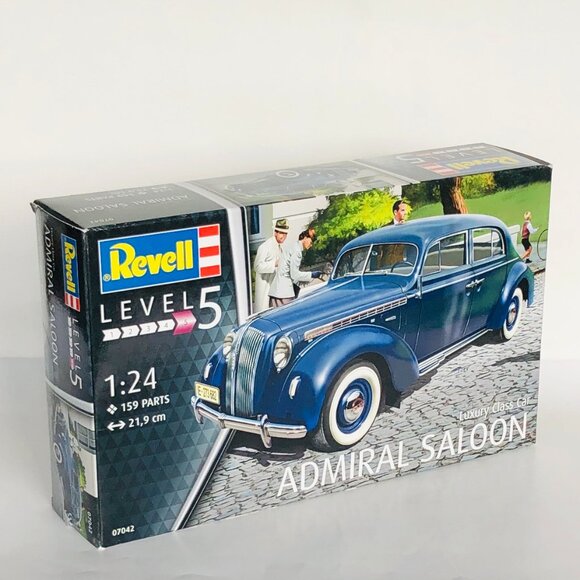 Revell 1:24 scale Luxury Class Car Admiral Saloon plastic model New in Box - Picture 13 of 16